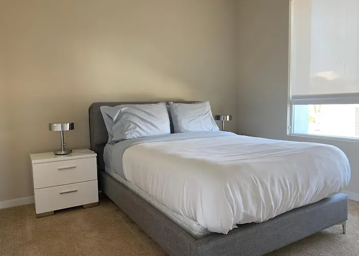 Amazing Apartments Near The Grove